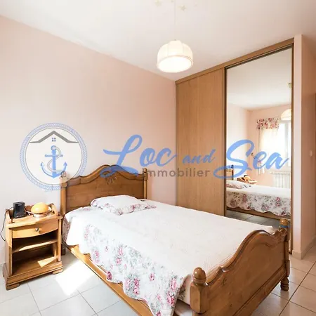 Maison Flamants Roses Avec Piscine