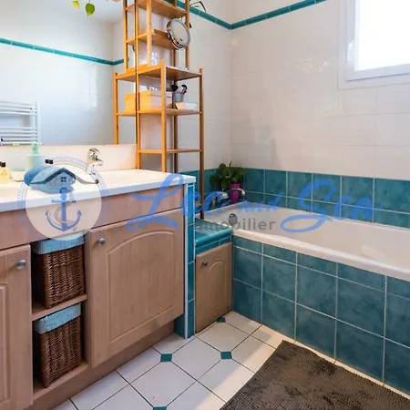 Prázdninový dům Maison Flamants Roses Avec Piscine