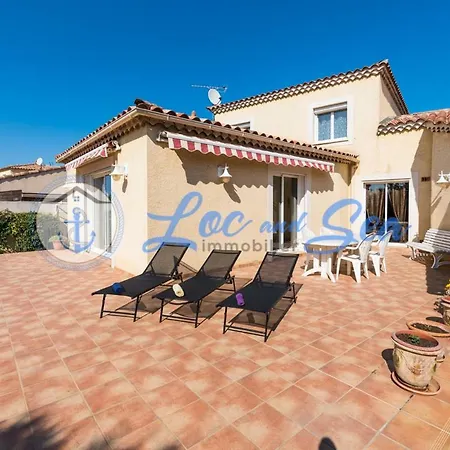 Holiday home Maison Flamants Roses Avec Piscine Le Grau-du-Roi